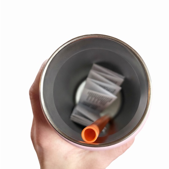 Owala FreeSip 32 oz Water Bottle Angel Food Cake Pink New With Tags - Picture 6 of 6